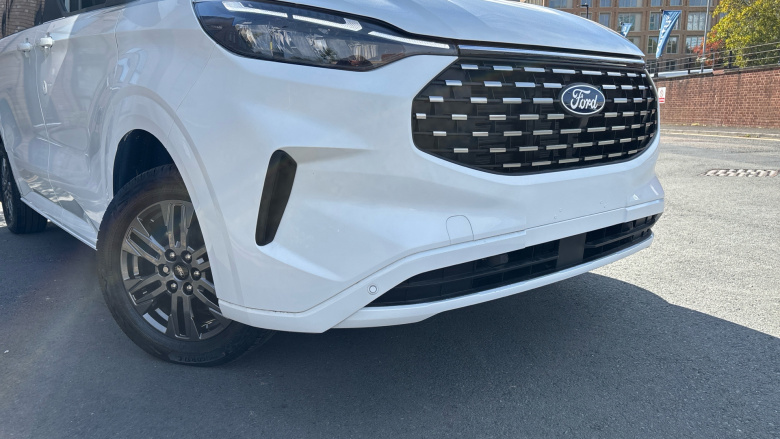 Ford Tourneo Custom 320 L1 Diesel Fwd 2.0 EcoBlue 136ps H1 Titanium 8 seater Auto